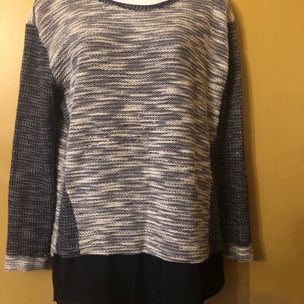 Two by Vince Camuto Blue silver sweater Tunic